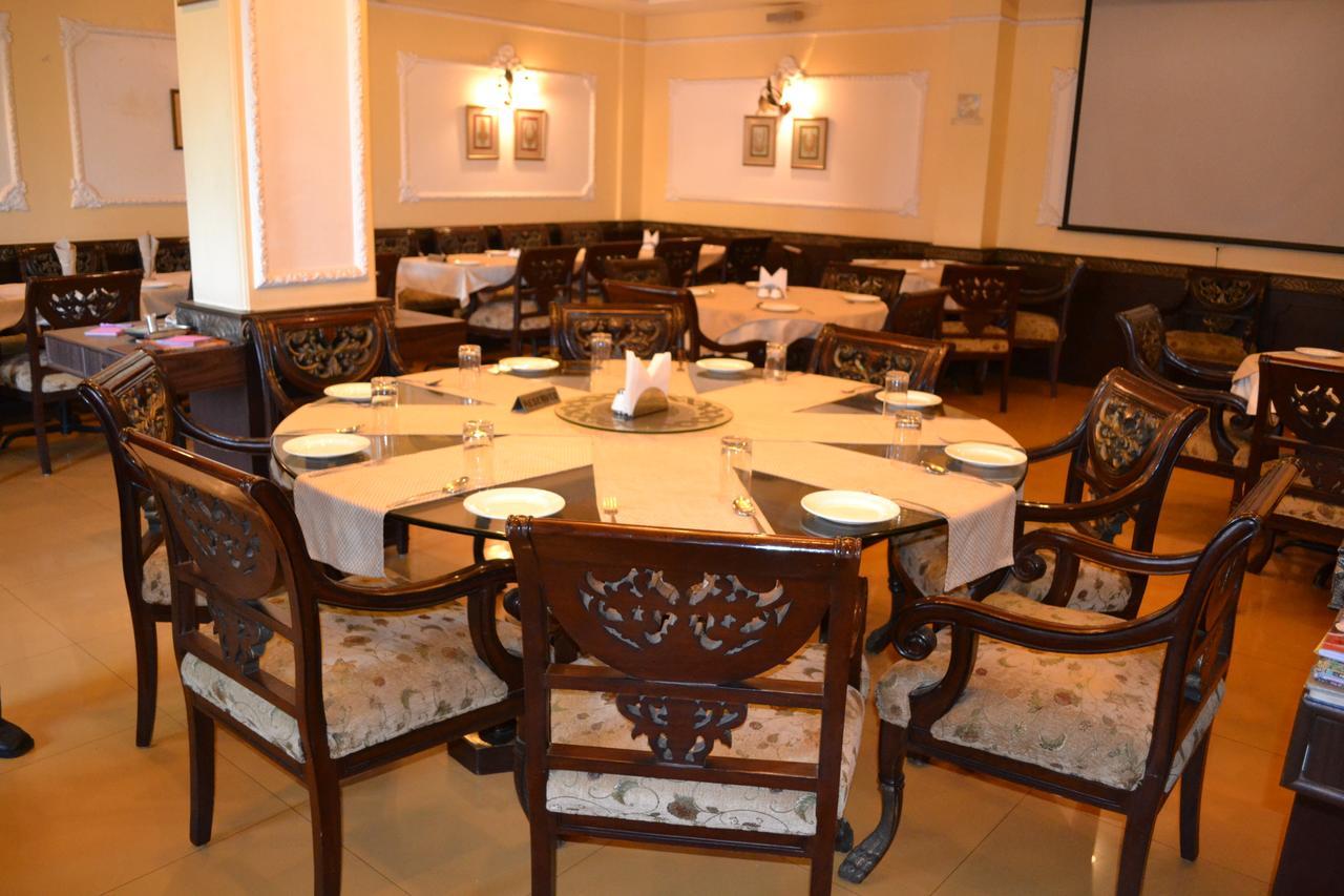 Hotel Ashish International Bhilai Zewnętrze zdjęcie