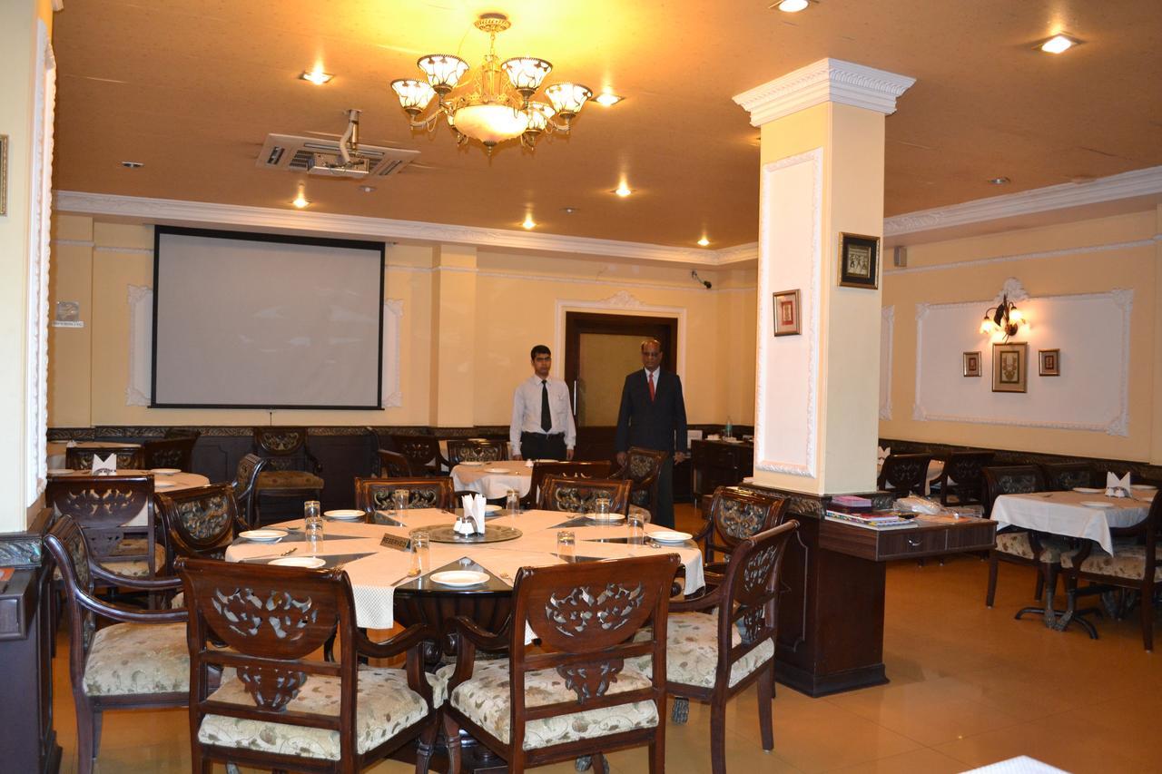 Hotel Ashish International Bhilai Zewnętrze zdjęcie